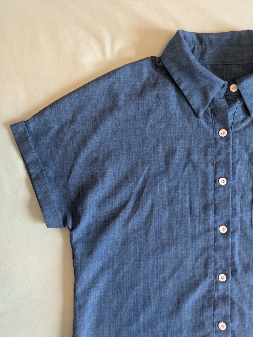 Classic Short-Sleeve Chambray Look Button-Up Shirt in Blue - Picture 5 of 12